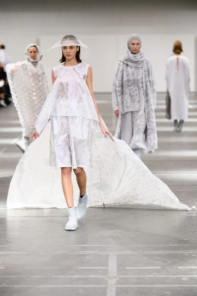 Look 46